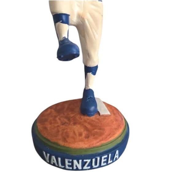 Los Angeles Dodgers 2006 Fernando Valenzuela Bobblehead - Picture 3 of 16